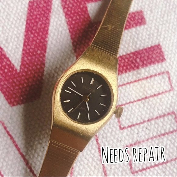 Vintage Pulsar Classy Gold Tone Wrist Watch - For Parts, Doesn't Run - Picture 2 of 8